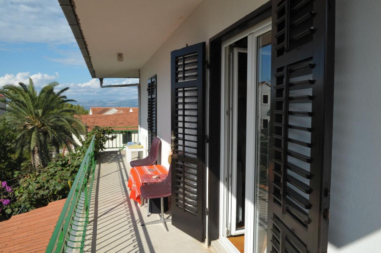 Apartments Valerija Supetar Exterior foto