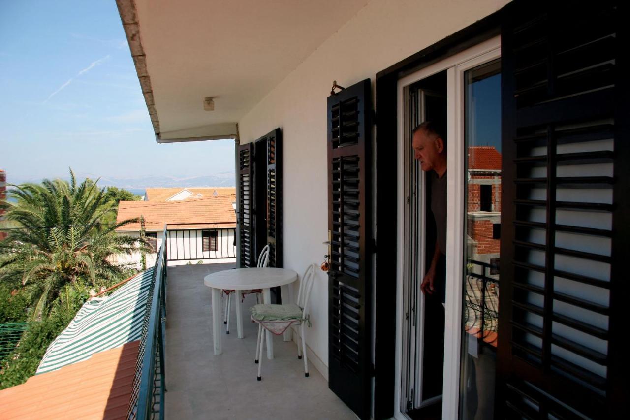 Apartments Valerija Supetar Exterior foto