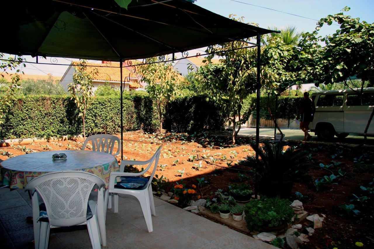 Apartments Valerija Supetar Exterior foto
